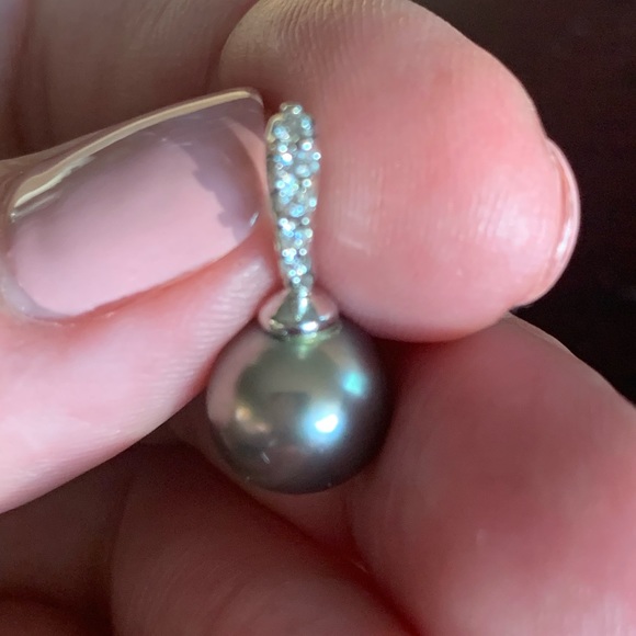 Jewelry - Tahitian pearl with diamond accent.